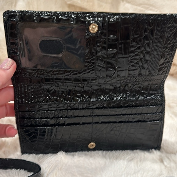 Brahmin Caroline Convertible in black Melbourne with matching wallet. - Picture 2 of 5